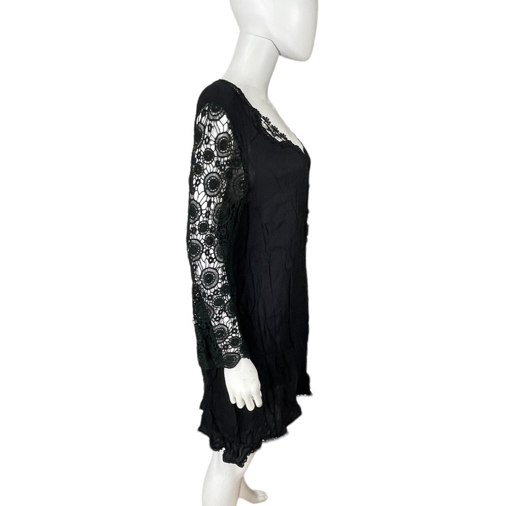 Umgee Black Sheer Crochet Long Sleeve Dress
New - Picture 6 of 6